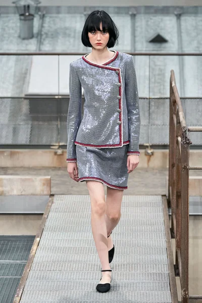 Look 29